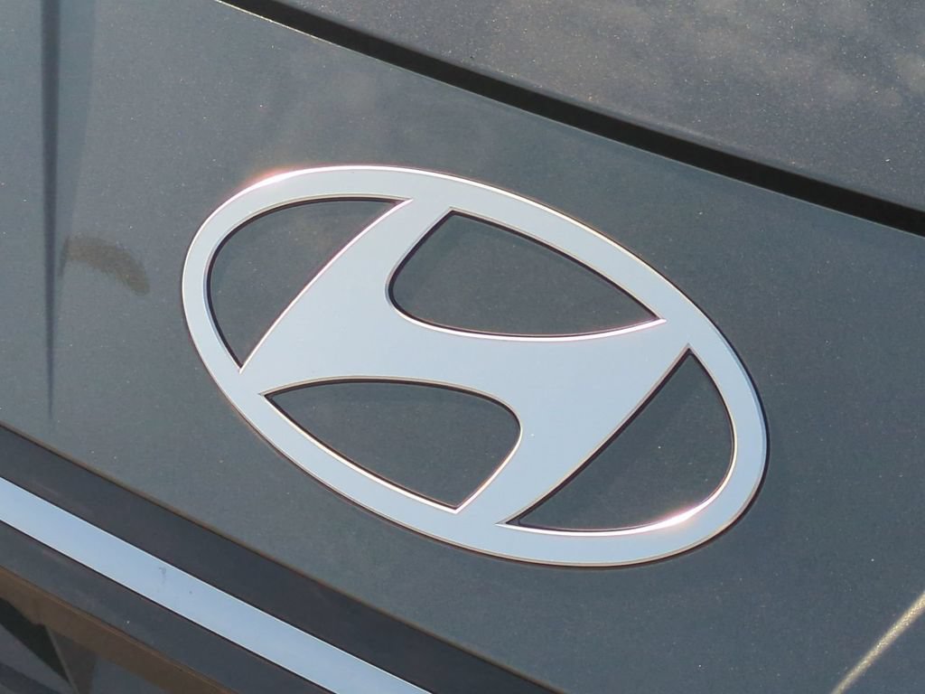 New 2026 Hyundai Elantra Limited FWD image 13