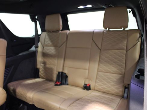 Used 2024 Cadillac Escalade Premium Luxury w/ LPO, Floor Liner Package AWD/4WD image 21