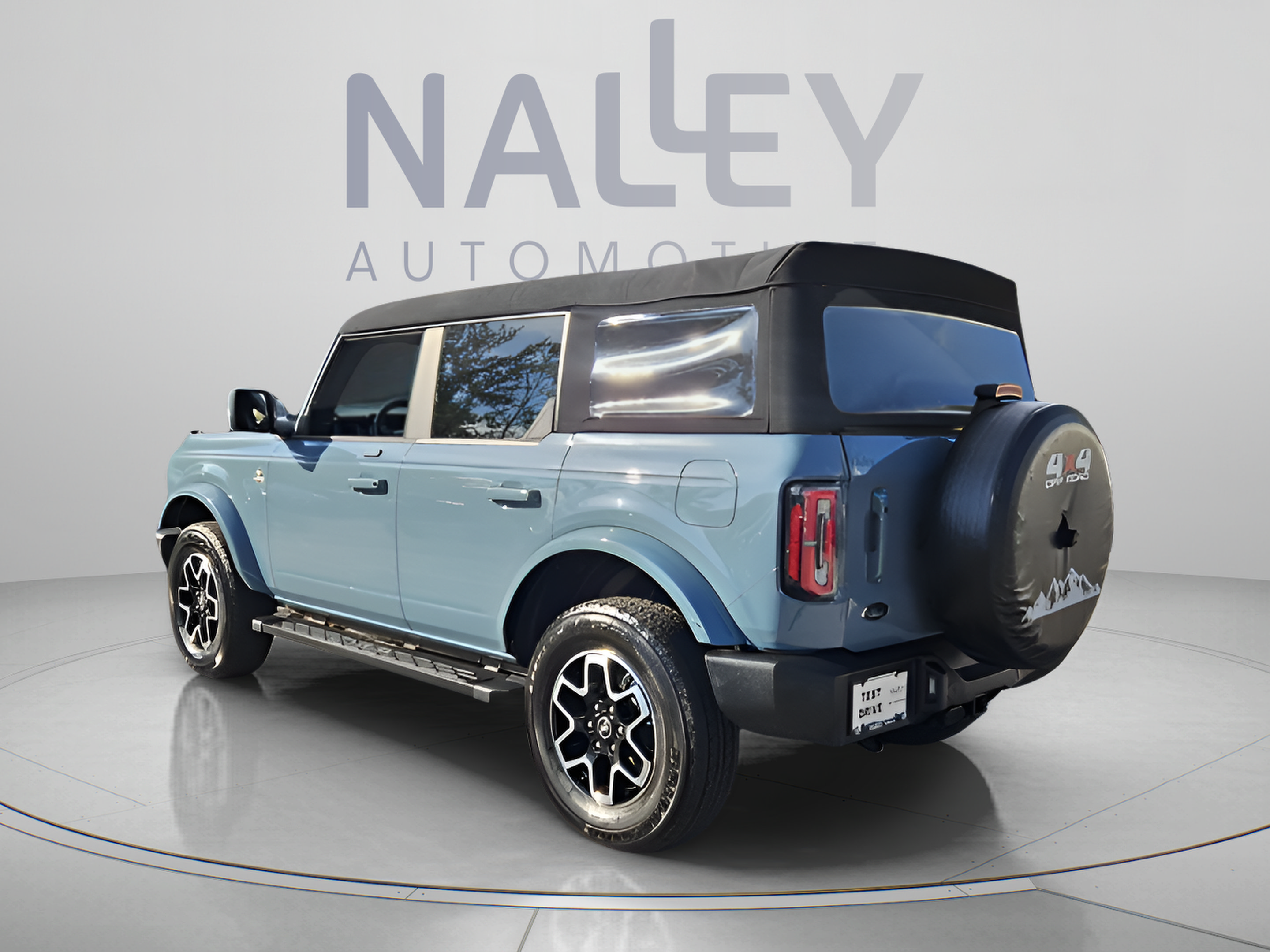 Used 2023 Ford Bronco Outer Banks AWD/4WD image 3