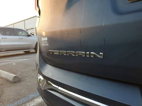 Used 2024 GMC Terrain Denali w/ Denali Premium Package AWD/4WD image 7