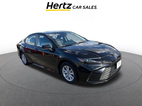 Used 2025 Toyota Camry LE image 1