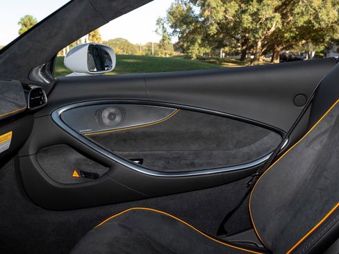 New 2025 McLaren Artura Spider image 36