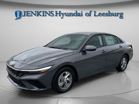 New 2026 Hyundai Elantra SEL Sport Premium FWD image 9