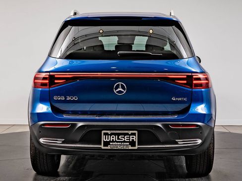 Used 2024 Mercedes-Benz EQB 300 4MATIC image 7