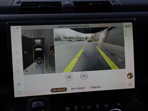 New 2026 Land Rover Defender 110 X-Dynamic SE image 21