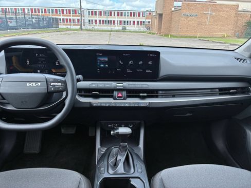 Used 2025 Kia K4 FWD image 14