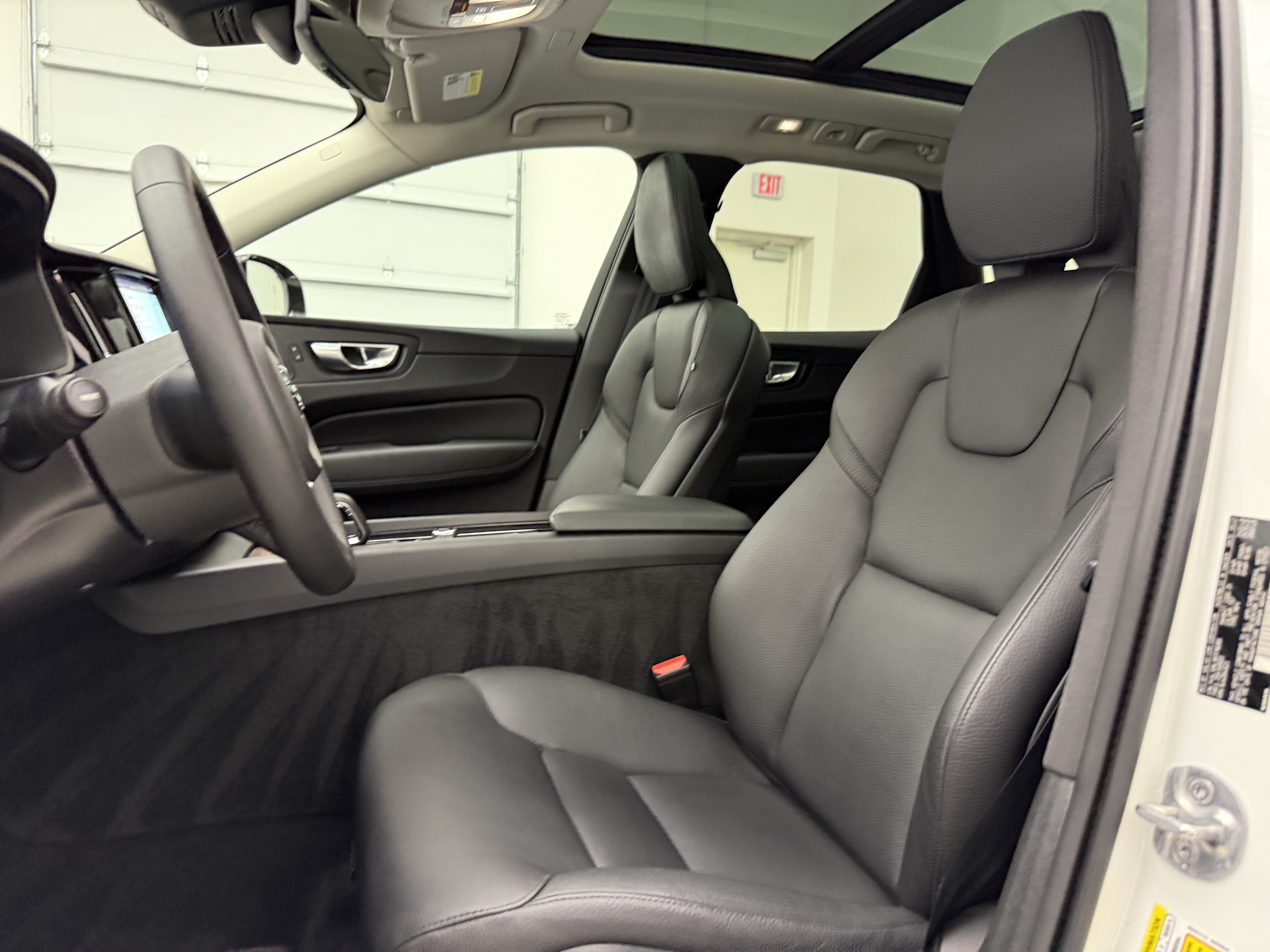 Certified 2024 Volvo XC60 B5 Plus w/ Protection Package Premier AWD/4WD image 12