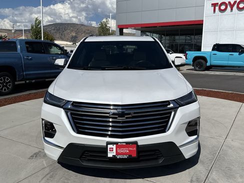 Used 2023 Chevrolet Traverse Premier AWD/4WD image 3