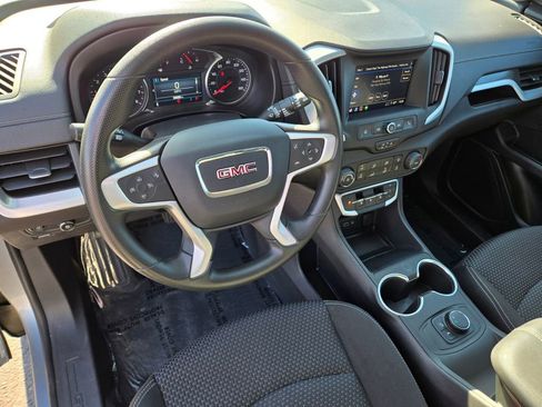 Used 2024 GMC Terrain SLE FWD image 11