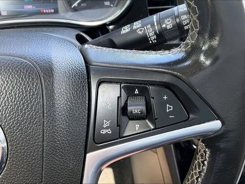 Used 2022 Buick Encore Preferred w/ Safety Package II AWD/4WD image 17