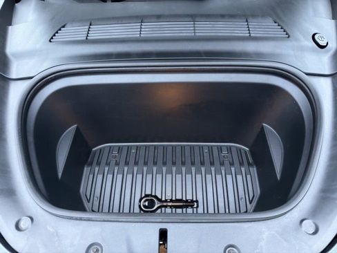 Used 2022 Tesla Model Y Performance image 20