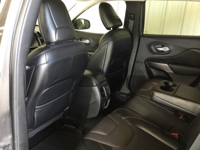 Used 2019 Jeep Cherokee Limited AWD/4WD image 42