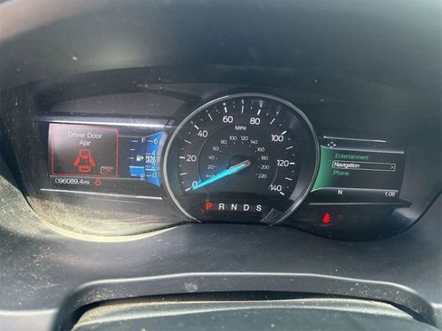 Used 2019 Ford Explorer Limited image 6