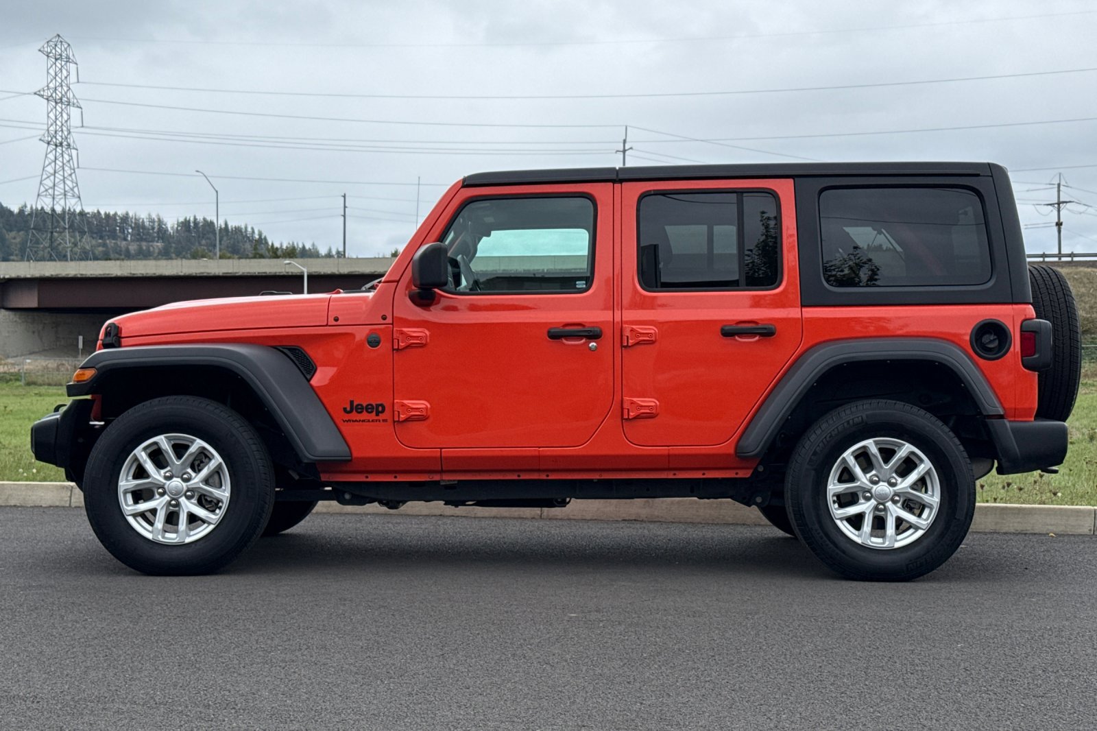 Used 2023 Jeep Wrangler Unlimited Sport AWD/4WD image 6