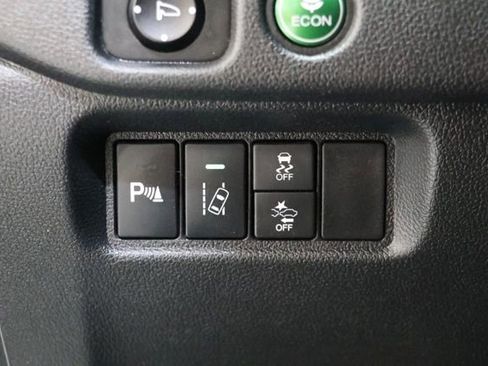 Used 2018 Honda Pilot Touring image 22