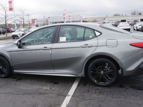 New 2026 Toyota Camry SE image 7