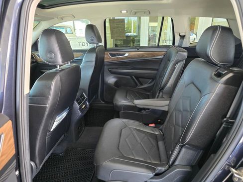 Used 2025 Volkswagen Atlas SE AWD/4WD image 39