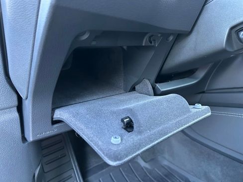 Used 2022 Audi e-tron Premium Plus w/ Premium Plus Package image 85