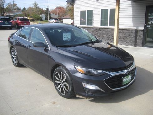 Used 2023 Chevrolet Malibu RS image 2