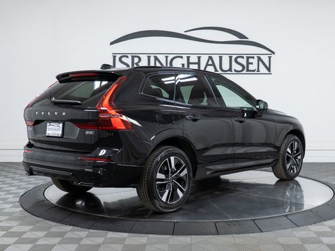 New 2026 Volvo XC60 B5 Core w/ Climate Package image 5