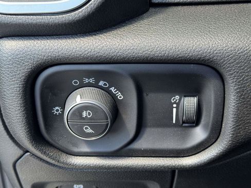 New 2026 RAM 1500 Express AWD/4WD image 11