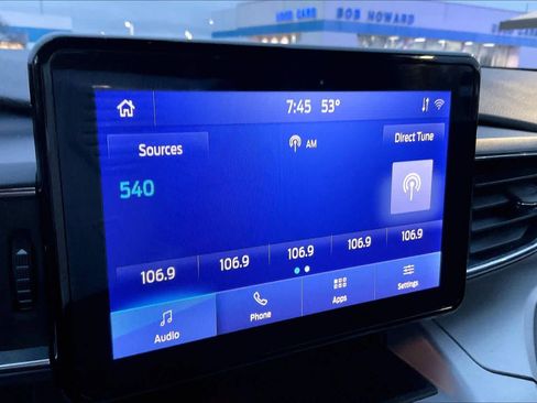 Used 2024 Ford Explorer XLT w/ Equipment Group 202A AWD/4WD image 32