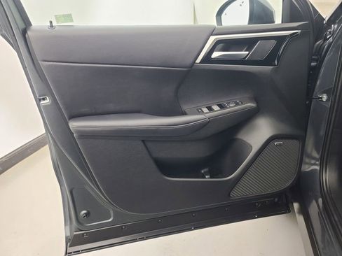 Used 2025 Mitsubishi Outlander SE image 24