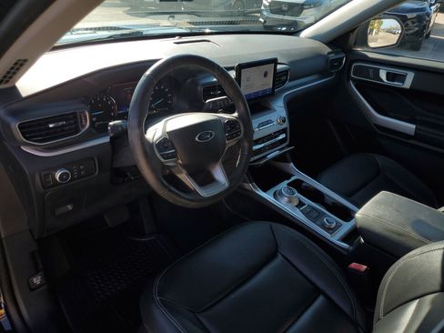 Used 2020 Ford Explorer XLT w/ Equipment Group 202A image 27