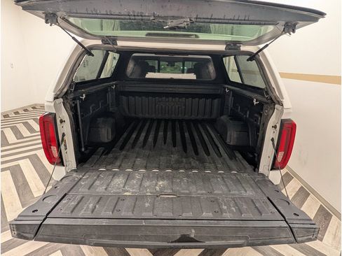 Used 2024 GMC Sierra 1500 AT4 w/ Technology Package AWD/4WD image 27