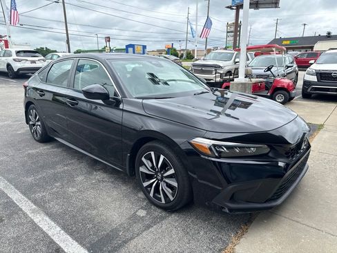 Used 2023 Honda Civic EX-L image 4