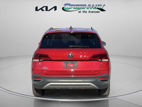 Used 2023 Volkswagen Taos SEL image 3