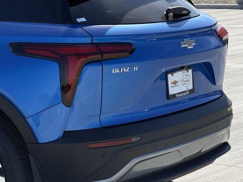 New 2026 Chevrolet Blazer EV LT image 6