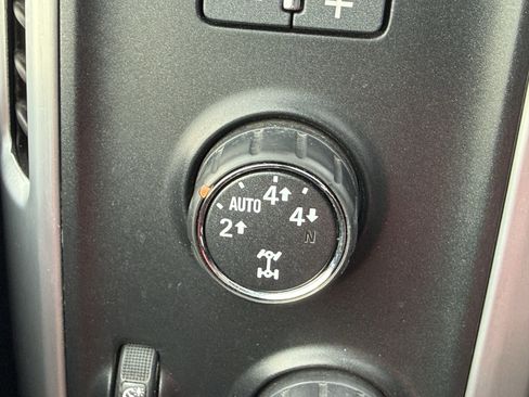 Used 2015 GMC Sierra 1500 SLT w/ SLT Crew Cab Value Package image 34