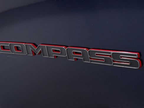 Used 2017 Jeep Compass Trailhawk w/ Leather Interior Group AWD/4WD image 24