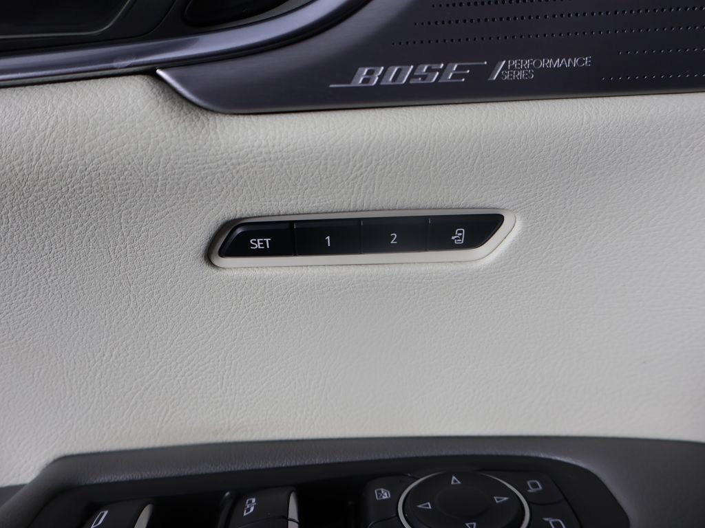 Used 2020 Cadillac XT6 Premium Luxury AWD/4WD image 33