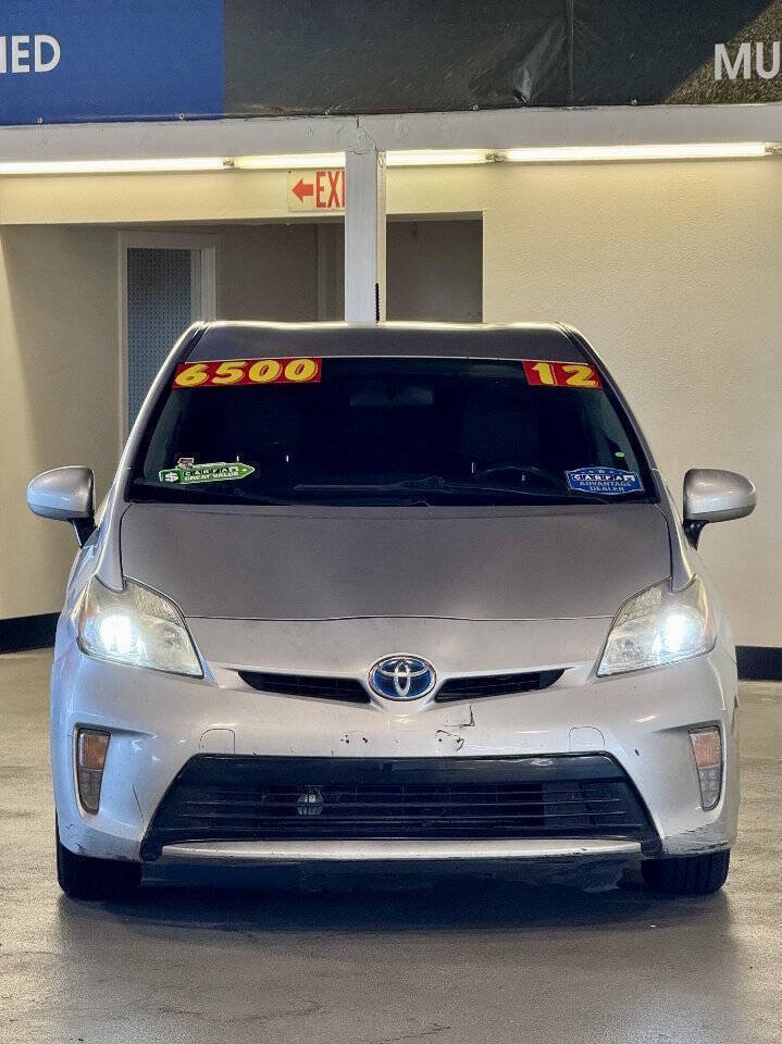 Used 2014 Toyota Prius Two FWD image 2