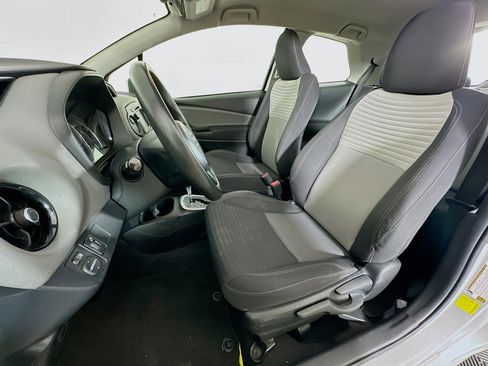 Used 2018 Toyota Yaris LE w/ Carpet Mat Package image 13