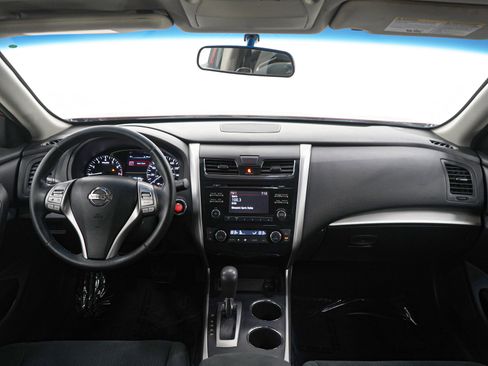 Used 2015 Nissan Altima 2.5 SV FWD image 13