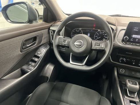 Used 2023 Nissan Rogue S FWD image 12