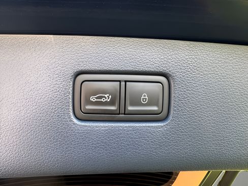 Used 2024 Genesis GV80 2.5T w/ Prestige Package AWD/4WD image 12