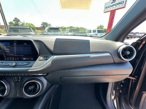 Used 2021 Chevrolet Blazer LT AWD/4WD image 16