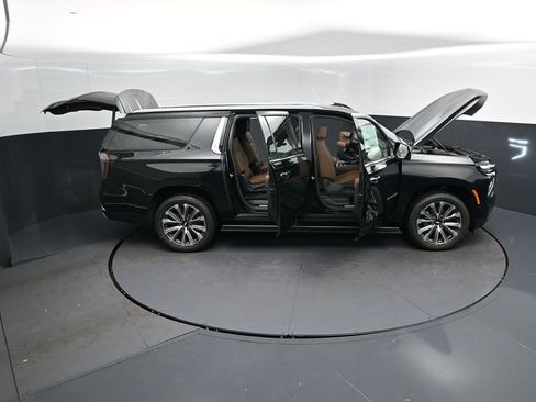 New 2026 Chevrolet Suburban High Country RWD image 51