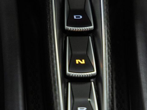 Used 2023 McLaren Artura image 37