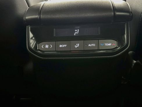 Used 2023 Toyota Highlander XSE FWD image 32