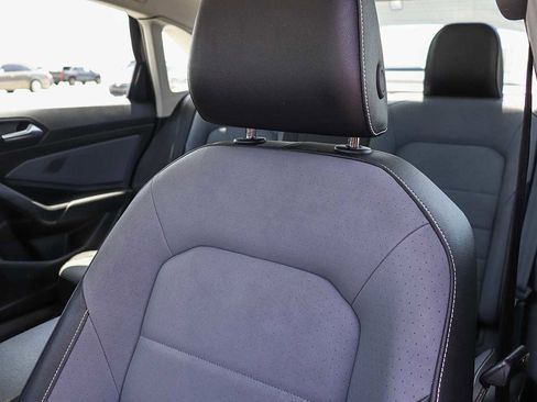 Certified 2025 Volkswagen Jetta SE FWD image 27