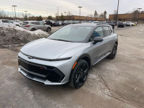 New 2026 Chevrolet Equinox EV RS image 3