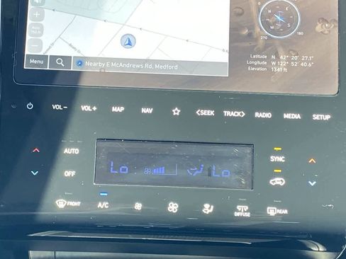 Used 2024 Hyundai Tucson Limited AWD/4WD image 19