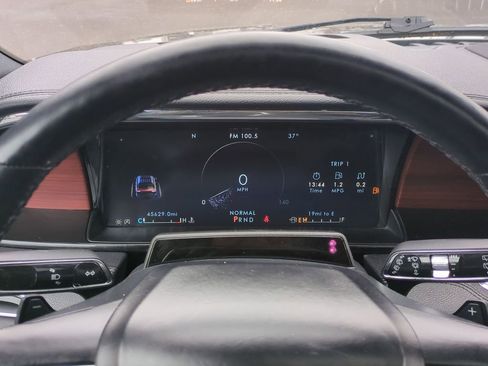 Used 2023 Lincoln Navigator Reserve image 11