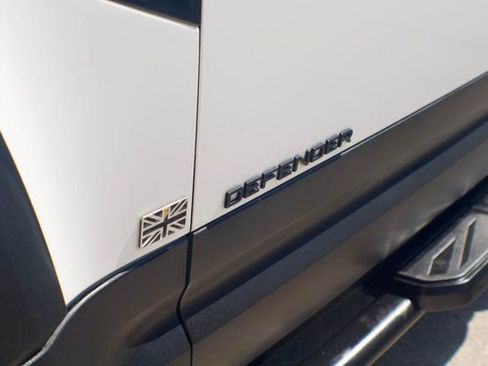 Used 2022 Land Rover Defender 90 S image 18