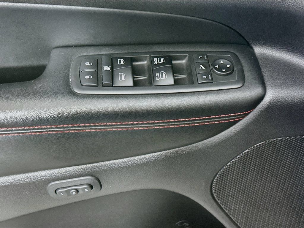 Used 2018 Jeep Grand Cherokee Trailhawk w/ Trailhawk Luxury Group AWD/4WD image 19